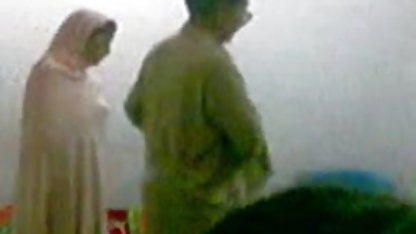 அவா மற்றும் செரோகி ஒரு சிற்றின்ப தெலுங்கு கவர்ச்சி படம் மூன்றுபேரில்