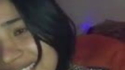 ஒரு வெள்ளை சேவல் இந்தி முழு செக்ஸ் பின்னால் அழகு பரவலாக பரவுகிறது