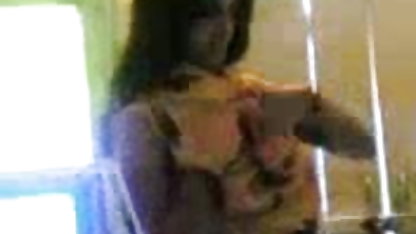 கணவனைப் பார்க்கும்போது கவர்ச்சி வீடியோ படம் இந்தியில் மெய்ன் பஸ்டி டோமினா ஃபக்ஸ்