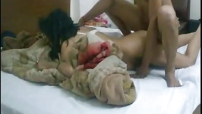 ஹாட் ஸ்ட்ரிப்பர் கழுதை தனது வாடிக்கையாளருக்கு அடுத்ததாக வயது வந்தோர் செக்ஸ் திரைப்படங்கள் கூடுதல் பெறுகிறது - பிரேசர்கள்