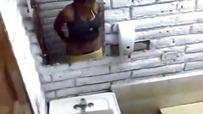 அவள் கன்னிலிங்கஸிலிருந்து பிரத்தியேகமாக வருகிறாள் செக்ஸ் மாமியின் இந்தி மெயின்