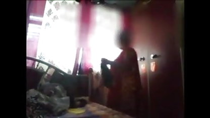 விர்ஜின் ஒரு தலையணையுடன் செக்ஸ் இருந்து ஆர்கஸம் பெறுகிறது கட்டாயம் ஆபாச திரைப்படங்கள்