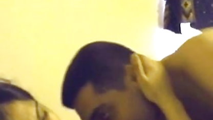 என் நண்பரின் மனைவியுடன் ஒரு உண்மையான புணர்ச்சி, பெண்குறிமூலத்தை ஈர்க்கிறது பிரபலங்களின் செக்ஸ் காட்சிகளை