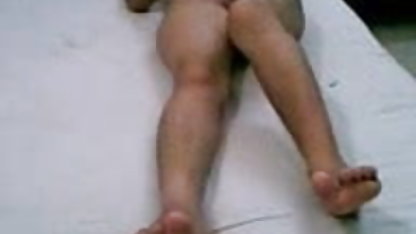 சூப்பர் இந்தி மாமியின் கவர்ச்சி படம் பட் டிக்