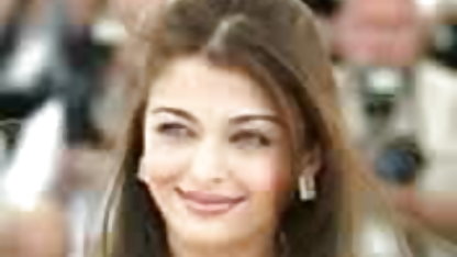 சிறிய கொழுத்த மனைவி கணவனுக்காக சித்தி மகன் செக்ஸ் ஒரு ஆணால் பிடிக்கப்படுகிறாள்