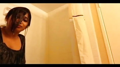 ப்ரா இல்லாமல் என் துள்ளல் புண்டையை கழற்றி வேலைக்குச் முதல் முறையாக கவர்ச்சி படம் செல்கிறேன்