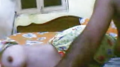 லாக்கர் அறையில் ஒரு அந்நியன் என் புண்டையில் லெஸ்பியன் ஆபாச திரைப்படங்கள் இணைக்கப்பட்டிருந்தான்