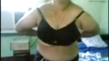 தோல் - ஃபாக்ஸ் கிளாசிக் ஆபாச ஒரு ஹேண்டிமேன் 15925 ஆல் பிடிக்கப்படுகிறது