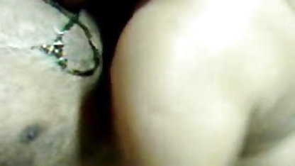 மறைக்கப்பட்ட டெமி உயர்ந்தது செக்ஸ் டேப் கேமராவைப் பற்றி தெரியாமல் மணமகள் மற்றும் தோழிகள் தேவையை கொண்டாடுகிறார்கள்