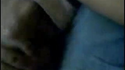 செஃப் ஒரு ரோஜா ஆபாச துணைவரை தனது டை மூலம் கட்டி, பட்டியலற்ற நண்பரை தண்டிக்கிறார்