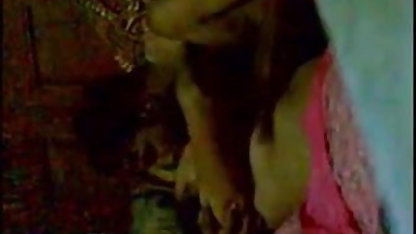 ஒரு நண்பருடன் நாங்கள் பாதையில் மேடிசன் பீர் செக்ஸ் டேப் எடுக்கப்பட்ட குஞ்சைப் பிடிக்கிறோம்