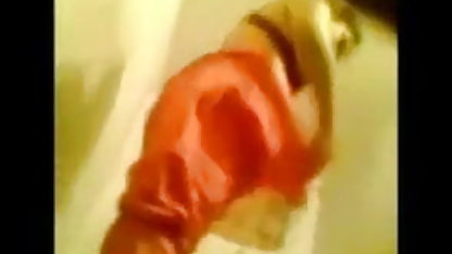 பொன்னிற குஞ்சு கழுதையில் ஒரு டிக் இந்தி நீல படம் வீடியோ பெறுகிறது