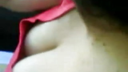 அழகான படம் செக்ஸ் படம் டீன் தன் காதலனுடன் பழகுகிறாள்