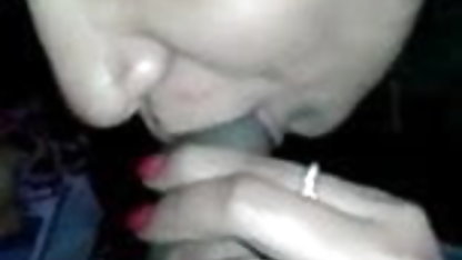 பிளஸ் பக்கத்தில் - இந்திய கவர்ச்சி படம் வீடியோ வளைந்த பதின்ம வயதினரின் அமெச்சூர் குழப்பம் குடிப்பதில் ஏமாற்றப்படுகிறது