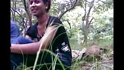 அரியெல்லா ஃபெரெரா இனப்பெருக்கம் கருப்பு சேவல் இந்தி மெயின் கவர்ச்சி வீடியோ படம்