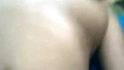 ரயிலில் உண்மையில் பகிரங்கமாக சன்னி லியோன் கவர்ச்சி படம் சுருக்கப்பட்டுள்ளது