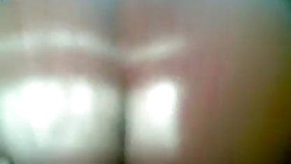 குழந்தை தேசி மாமியின் படம் உங்களுக்காக சூடான விஷயங்களைச் செய்கிறார்