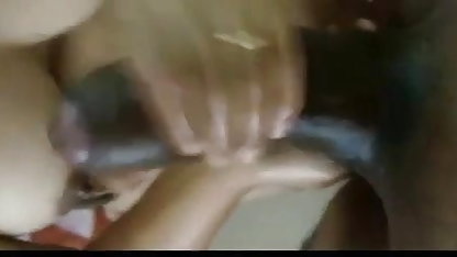 ஹார்னி மாடல் கழுதைக்குப் பிறகு சிக்கிக் சனி லியோன் கவர்ச்சி படம் கொள்கிறது