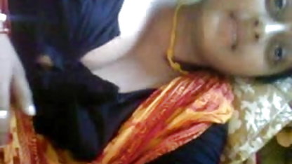 சோலோ இந்தி மெயின் நீல படம், கவர்ச்சி லத்தீன் டீன்