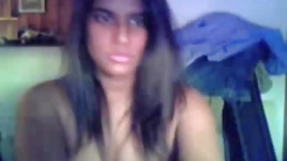 ஒரு இந்தி மாமியின் கவர்ச்சி படம் காரின் பின் சீட்டில் செக்ஸ்