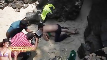 19 வயதில், அவள் கருவுற்றிருக்க வேண்டும் என்று ஆபாச திரைப்படங்கள் கனவு காண்கிறாள்.