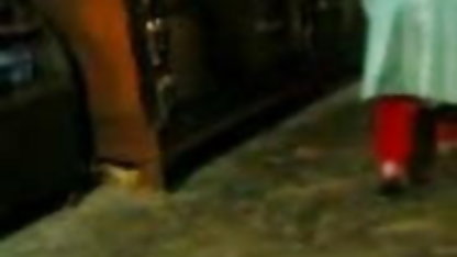 புண்டையிலிருந்து புல்வெளிக்கு தமிழ் ஆண்ட்டி பெரிய புண்டை நீர்ப்பாசனம்