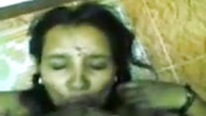 நான் இரவு சூடான, கவர்ச்சி, பெரிய மார்பகங்கள் தூங்கும் என் சகோதரிக்கு அறைக்குள் சென்றேன்