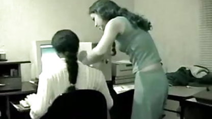 பிரஞ்சு செக்ஸ் வருடத்திய ரெட்ஹெட் ஸ்லட் அவளது கழுதை துடித்தது