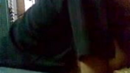 என் ஆபாச டார்சன் கோஸ் டு நண்பரின் குளியலறையில் சறுக்கு