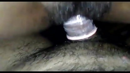 ரஷ்ய மனைவி மற்றும் நான்கு இந்தி மாமியின் படம் உறுப்பினர்கள்