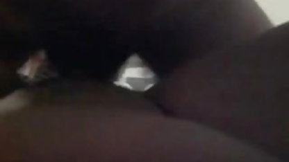 மூதாதையர்கள் வீட்டில் இல்லாதபோது மசாஜ் செய்த பிறகு கனா நீல படம் இந்தி நீல படம் இந்தி வளர்ப்பு சகோதரியைப் பிடிக்கிறார்