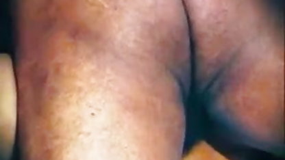 இருபது வயது அவள் கால்களை மாமியின் வீடியோ நீல படம் விரித்தாள்