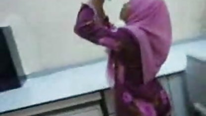 நான் நெட்வொர்க்கில் பகுதிநேர வேலை செய்கிறேன் என்பது ஆபாச டார்சன் கோஸ் டு வோவ்காவுக்குத் தெரியாது