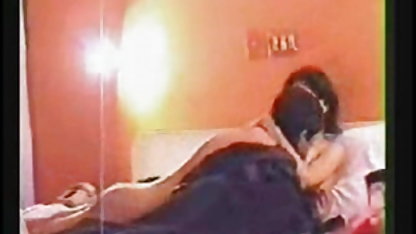 ஒரு காகசியனுடன் ஏமாற்றப்பட்டது நீல படம் இந்தி