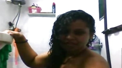 வெள்ளை காலுறைகளில் எழுதுவதும் வேற செக்ஸ் திரைப்படங்கள் எழுதுவதும் அம்மாவுக்குத் தெரியும்.