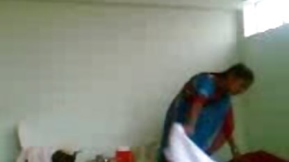 ஹார்னி பெண் தனது புண்டையுடன் விளையாடுகிறார் மற்றும் லெஸ்பியன் ஆபாசத்தை ஒரு கணினி இந்தி படத்தில் கவர்ச்சியாக மாமியின் 4K UHD இல் பார்க்கிறார்