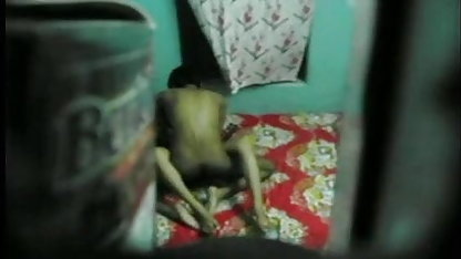 கேட்வுமன் ரூஸ்டர் பேட்மேனை பெரிய பதிலுக்குப் ஆபாச லெஸ்பியன் மகிழ்விக்கிறார்