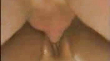 - ஹாலிவுட் செக்ஸ் படம் அவள் தன் சகோதரிக்கு ஒரு தனியா கொடுக்க கற்றுக்கொடுக்கிறாள்