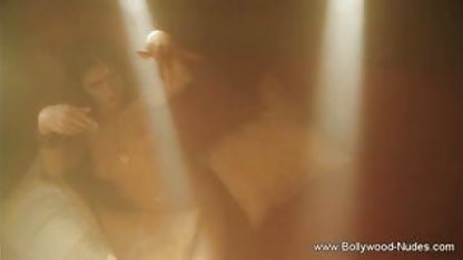 அற்புதமான லெஸ்பியன் தம்பதியினர் ஒன்றாக சில காட்டு வேடிக்கைகளைச் செய்கிறார்கள் குளிப்பது செக்ஸ் திரைப்படங்கள்