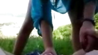 நீர்வீழ்ச்சிகளில் எஜமானி விரைவில் ராக்கி ஆபாச ஆபாசத்தில் விடுமுறையில்