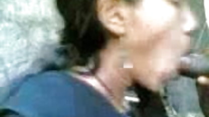 பஸ்டி கியானா நீல, கவர்ச்சி படம் இந்தி ஒரு பெரிய கருப்பு சேவல் வேண்டும்