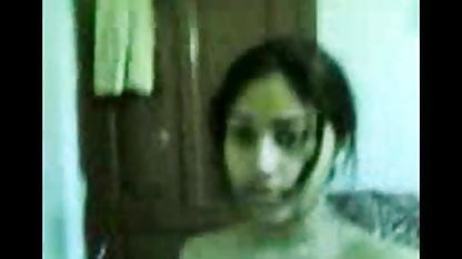 அம்மா முதிர்ந்த இல்லத்தரசி ஸ்டோக்கிங்கில் தனியா முழு செக்ஸ் தெலுங்கு மற்றும் ஆழமான ஃபக் பிறகு அணிவகுத்து