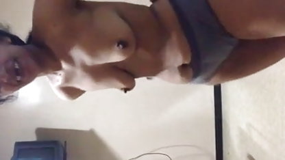 18 வயது முலைக்காம்பிலிருந்து சூடான செக்ஸ் காட்சிகளை சீன காமம்