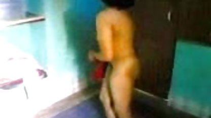 அவள் இலவச உளவாளி ஆபாச குத நடுங்கும் தொடைகள் நெருக்கத்திலிருந்து வருகிறாள்