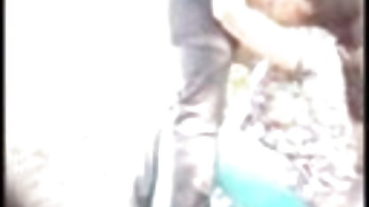 உள்ளாடைகள் ஒரு தடையாக இல்லை, ஈரமான புண்டைக்குள் மராத்தி கவர்ச்சியாக படம் வீடியோ சென்றன