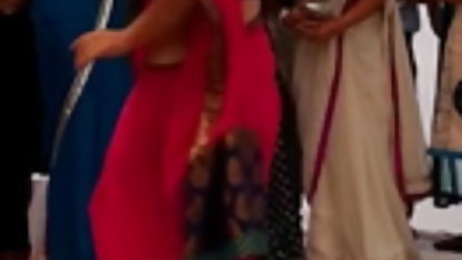 பயிற்சிக்கு பதிலாக, அவள் தன் காதலியுடன் உடலுறவைத் தேர்வு செய்கிறாள் தொத்திறைச்சி கட்சி ஆபாச