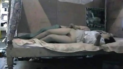 இனிமையான முத்தம் எல்லா துளைகளிலும் சிக்கிக் சூப்பர் செக்ஸ் படம் கொள்ளும்