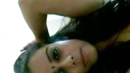 அவளது புதர்களிலும் புண்டை உதடுகளிலும் கம்மிங்! தமிழ் நடிகை நீல படம்