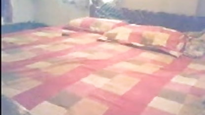 கவர்ச்சியான குழந்தை ஜெசிகா தன்னைப் பற்றிக் கார்ட்டூன், கவர்ச்சி படம் கொள்கிறாள்