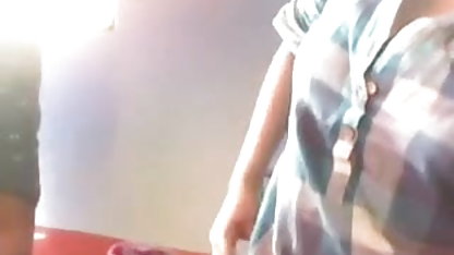 வோர் எல்சா முழு நீள செக்ஸ் திரைப்படங்கள் ஜீன் ஒரு வாடிக்கையாளரை சந்தித்தார்